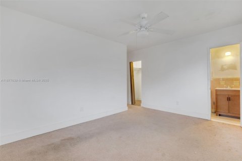 Купить виллу или дом в Майами, Флорида 3 спальни, 204.94м2, № 1930726 - фото 24