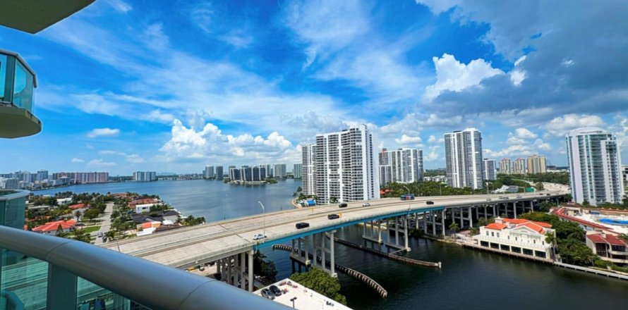 Condo in Sunny Isles Beach, Florida, 1 bedroom № 2181111