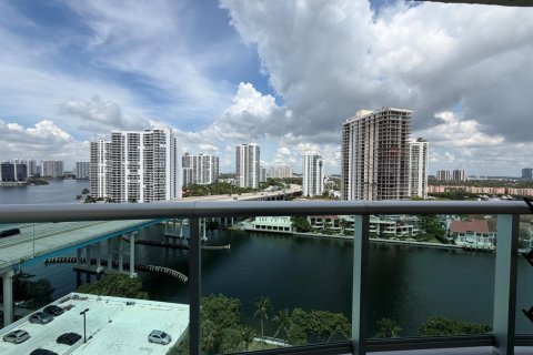 Condo in Sunny Isles Beach, Florida, 1 bedroom № 2181111 - photo 28