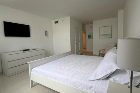 Condo in Sunny Isles Beach, Florida, 1 bedroom № 2181111 - photo 21