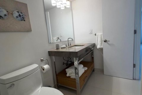 Condo in Sunny Isles Beach, Florida, 1 bedroom № 2181111 - photo 30