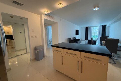 Condo in Sunny Isles Beach, Florida, 1 bedroom № 2181111 - photo 5
