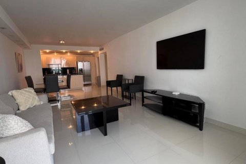 Condo in Sunny Isles Beach, Florida, 1 bedroom № 2181111 - photo 16