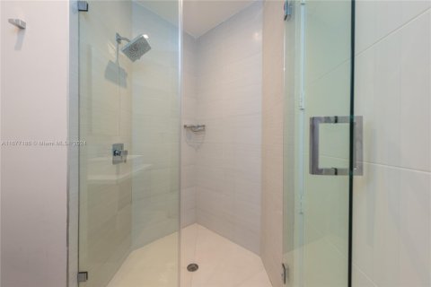 Condo in Miami, Florida, 3 bedrooms  № 2066080 - photo 14