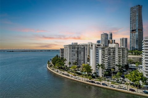 Купить кондоминиум в Майами, Флорида 2 спальни, 102.01м2, № 1947624 - фото 1