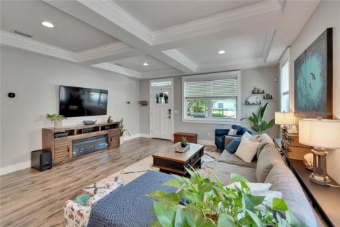 House in Tampa, Florida 3 bedrooms, 152.08 sq.m. № 1801889 - photo 5