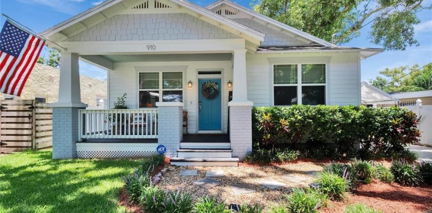 House in Tampa, Florida 3 bedrooms, 152.08 sq.m. № 1801889