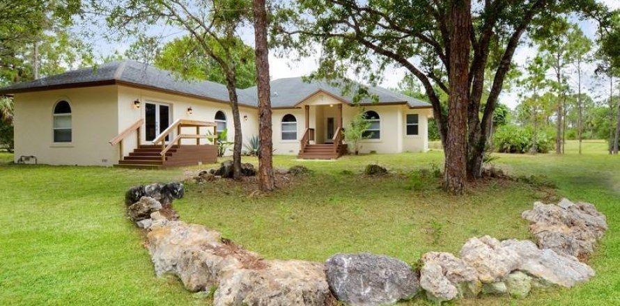 House in Loxahatchee Groves, Florida 6 bedrooms, 308.16 sq.m. № 2175948