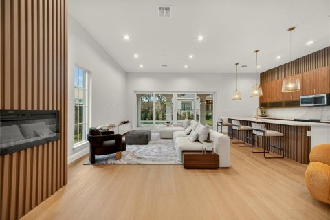 House in Winter Park, Florida 5 bedrooms, 218.41 sq.m. № 2151895 - photo 12