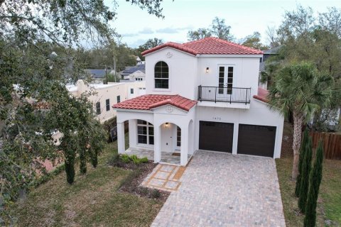 House in Winter Park, Florida 5 bedrooms, 218.41 sq.m. № 2151895 - photo 4