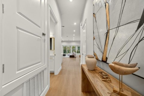 House in Winter Park, Florida 5 bedrooms, 218.41 sq.m. № 2151895 - photo 5