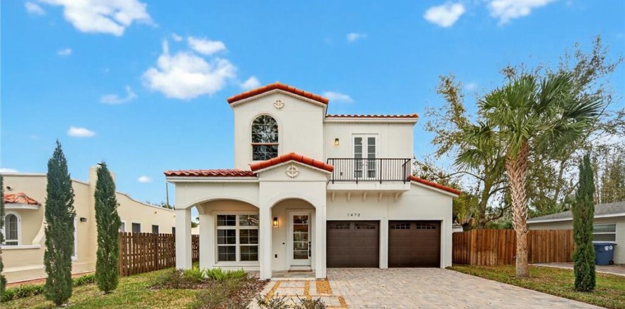 House in Winter Park, Florida 5 bedrooms, 218.41 sq.m. № 2151895