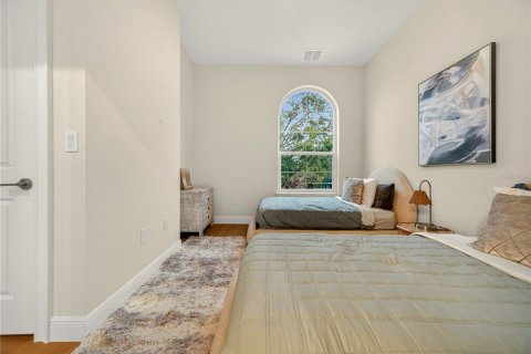 House in Winter Park, Florida 5 bedrooms, 218.41 sq.m. № 2151895 - photo 27