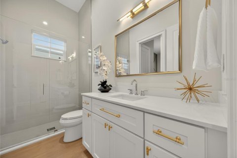 House in Winter Park, Florida 5 bedrooms, 218.41 sq.m. № 2151895 - photo 9