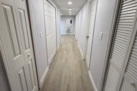 Casa en venta en Leesburg, Florida, 4 dormitorios, 187.2 m2 № 1450030 - foto 10
