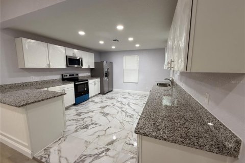 Casa en venta en Leesburg, Florida, 4 dormitorios, 187.2 m2 № 1450030 - foto 8