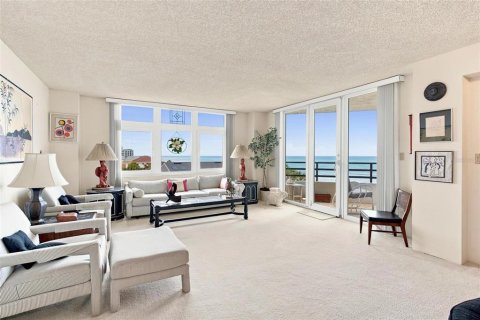 Condo in Ormond Beach, Florida, 2 bedrooms  № 2220773 - photo 16