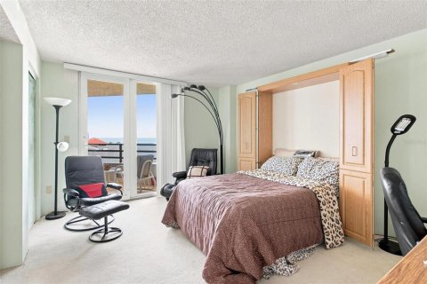 Condo in Ormond Beach, Florida, 2 bedrooms  № 2220773 - photo 29