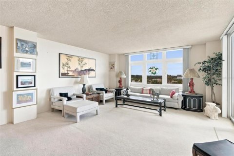 Condo in Ormond Beach, Florida, 2 bedrooms  № 2220773 - photo 15