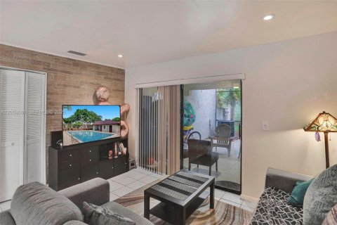 Touwnhouse à louer à Miami, Floride: 2 chambres, 99.96 m2 № 2169020 - photo 9