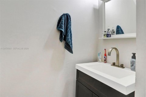 Touwnhouse à louer à Miami, Floride: 2 chambres, 99.96 m2 № 2169020 - photo 21