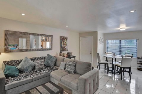 Touwnhouse à louer à Miami, Floride: 2 chambres, 99.96 m2 № 2169020 - photo 10