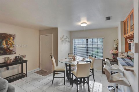 Touwnhouse à louer à Miami, Floride: 2 chambres, 99.96 m2 № 2169020 - photo 6