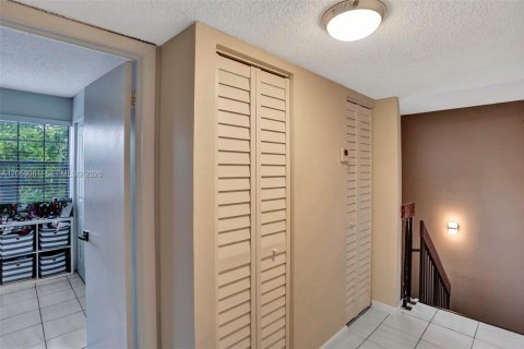 Touwnhouse à louer à Miami, Floride: 2 chambres, 99.96 m2 № 2169020 - photo 24