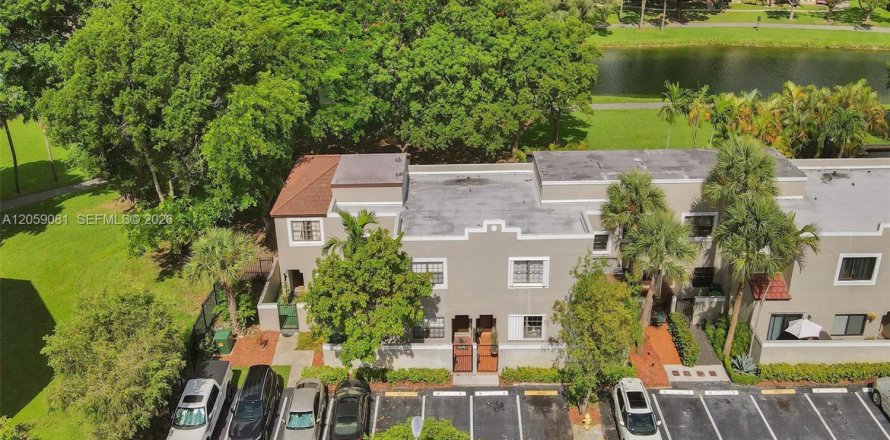 Touwnhouse à Miami, Floride 2 chambres, 99.96 m2 № 2169020