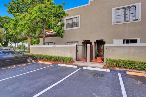 Touwnhouse à louer à Miami, Floride: 2 chambres, 99.96 m2 № 2169020 - photo 3