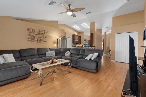 House in Brooksville, Florida 4 bedrooms, 163.69 sq.m. № 2203695 - photo 11