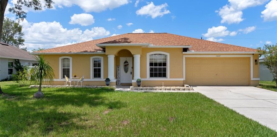 House in Brooksville, Florida 4 bedrooms, 163.69 sq.m. № 2203695