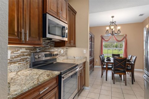 House in Brooksville, Florida 4 bedrooms, 163.69 sq.m. № 2203695 - photo 16