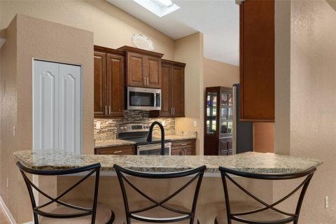 House in Brooksville, Florida 4 bedrooms, 163.69 sq.m. № 2203695 - photo 14