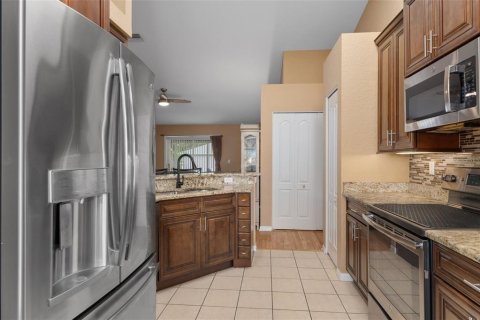 House in Brooksville, Florida 4 bedrooms, 163.69 sq.m. № 2203695 - photo 17