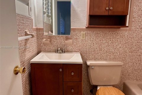 Villa ou maison à louer à Miami, Floride: 1 chambre, 55.74 m2 № 1985917 - photo 5