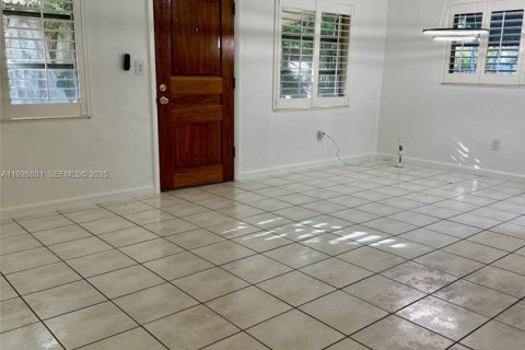 Villa ou maison à louer à Miami, Floride: 1 chambre, 55.74 m2 № 1985917 - photo 13