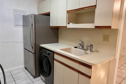 Villa ou maison à louer à Miami, Floride: 1 chambre, 55.74 m2 № 1985917 - photo 18