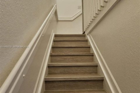 Touwnhouse à louer à Doral, Floride: 3 chambres, 149.57 m2 № 1991546 - photo 21