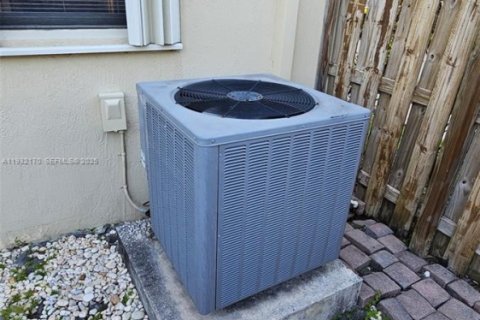 Touwnhouse à louer à Doral, Floride: 3 chambres, 149.57 m2 № 1991546 - photo 24