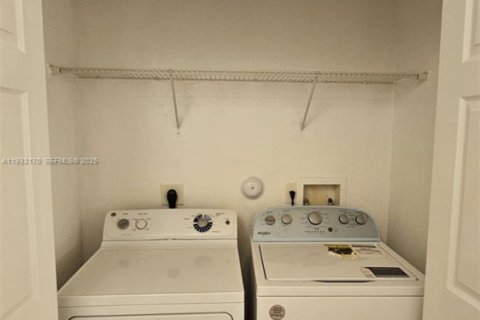 Touwnhouse à louer à Doral, Floride: 3 chambres, 149.57 m2 № 1991546 - photo 18