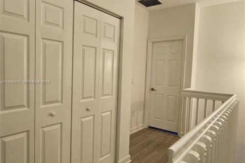 Touwnhouse à louer à Doral, Floride: 3 chambres, 149.57 m2 № 1991546 - photo 19