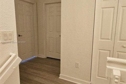 Touwnhouse à louer à Doral, Floride: 3 chambres, 149.57 m2 № 1991546 - photo 20