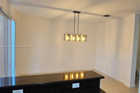 Touwnhouse à louer à Doral, Floride: 3 chambres, 149.57 m2 № 1991546 - photo 27
