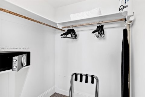 Copropriété à vendre à Miami Beach, Floride: 1 chambre, 91.04 m2 № 2013544 - photo 10