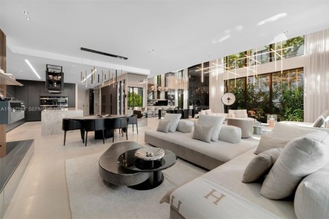 Купить виллу или дом в Голден-Бич, Флорида 6 спален, 525.83м2, № 2154804 - фото 8