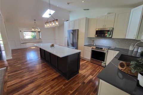 House in Longwood, Florida 3 bedrooms, 175.03 sq.m. № 1888560 - photo 10