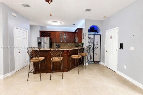 House in Homestead, Florida 4 bedrooms, 164.53 sq.m. № 2191354 - photo 7