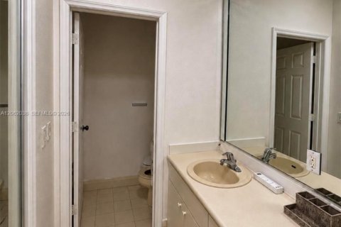House in Homestead, Florida 4 bedrooms, 164.53 sq.m. № 2191354 - photo 25