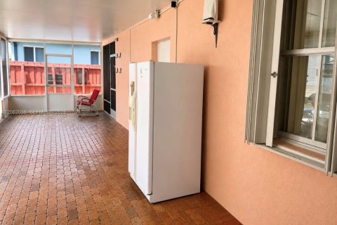 House in Homestead, Florida 4 bedrooms, 164.53 sq.m. № 2191354 - photo 29